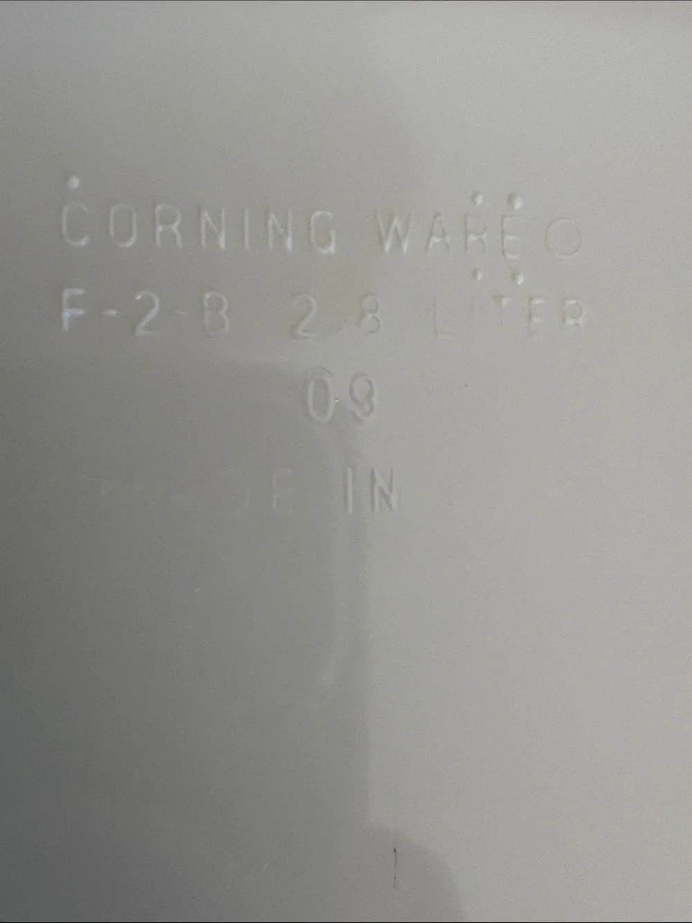 CORNINGWARE F-2-B ‘French White’ Casserole with Glass & Plastic Lids 2.8 Liters